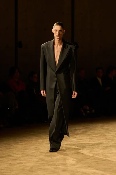 Look 7